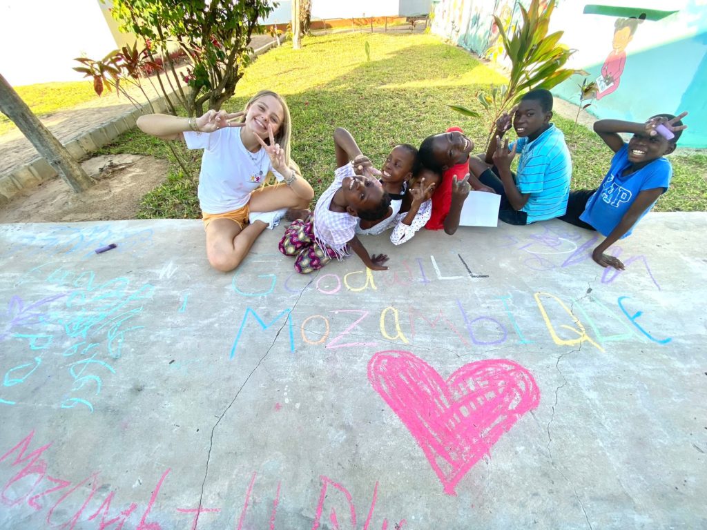 Children of Goodwill Mozambique playing together